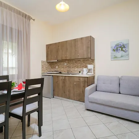 Maria Dina 1 Потос